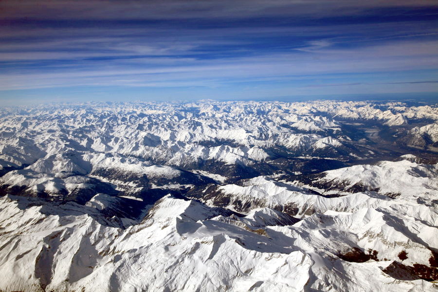 Die schneebedeckten Alpen - gefrorenes Wasser